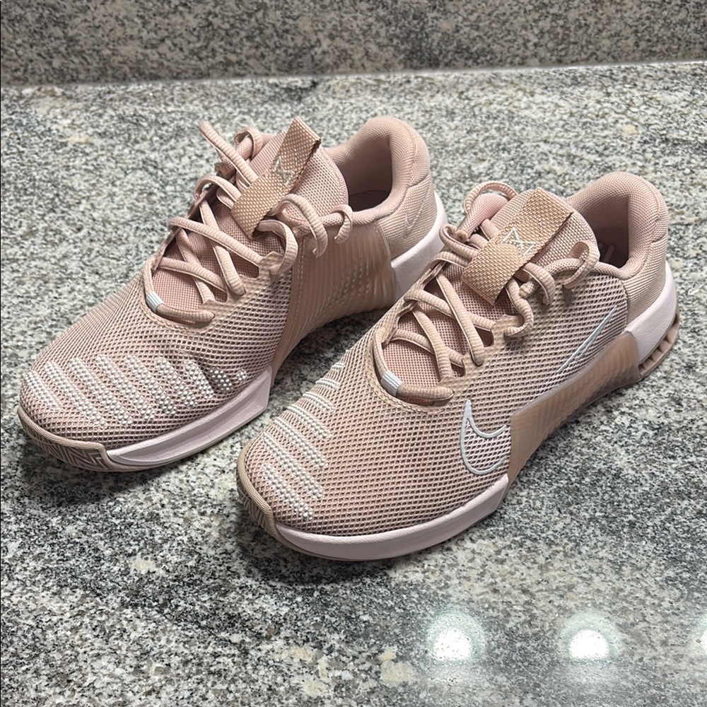 Nike Women's Pink Athletic Shoes